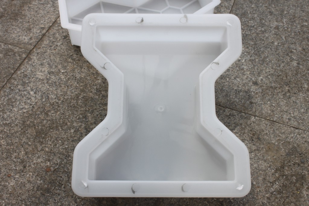 使用路基護(hù)坡磚塑料模具構(gòu)件路基護(hù)坡項目簡單施工流程