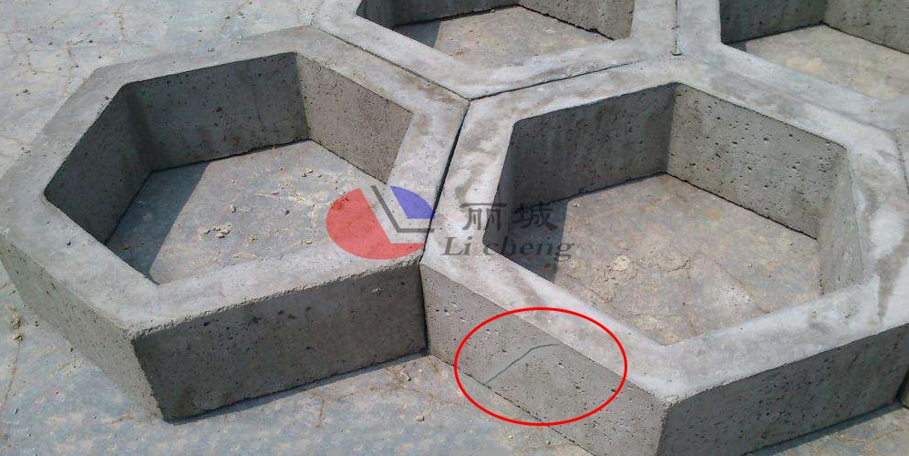 護坡磚使用過程中裂縫產(chǎn)生的成因以及預(yù)防措施